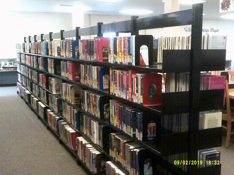 Hahn memorial shelves.JPG